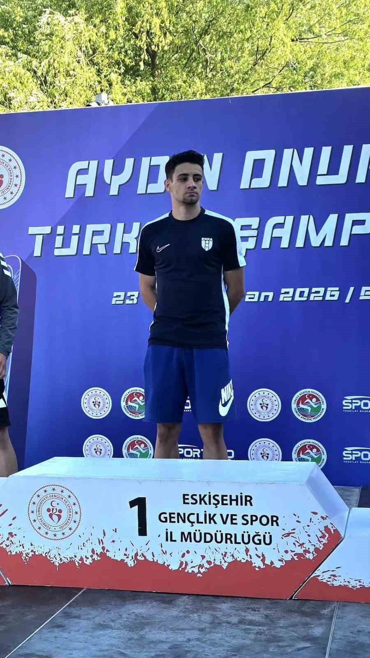 ESKİŞEHİR'DE DÜZENLENEN ŞAMPİYONADA PİSTE ÇIKAN AYDINLI MİLLİ ATLET KORAY UYGUN, TÜRKİYE ŞAMPİYONU...