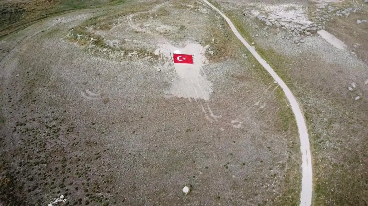 ESKİŞEHİR'İN GÜNYÜZÜ İLÇESİNDE BİR ARAYA GELEN 15 GENÇ, SAKARYA MEYDAN MUHAREBESİ'NİN YAŞANDIĞI...
