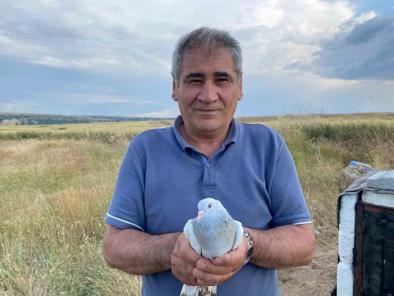 ESKİŞEHİR’DE YAŞAYAN 51 YAŞINDAKİ KEMAL AVCI, 8 YAŞINDA BAŞLADIĞI GÜVERCİN YETİŞTİRİCİLİĞİNİ 43...