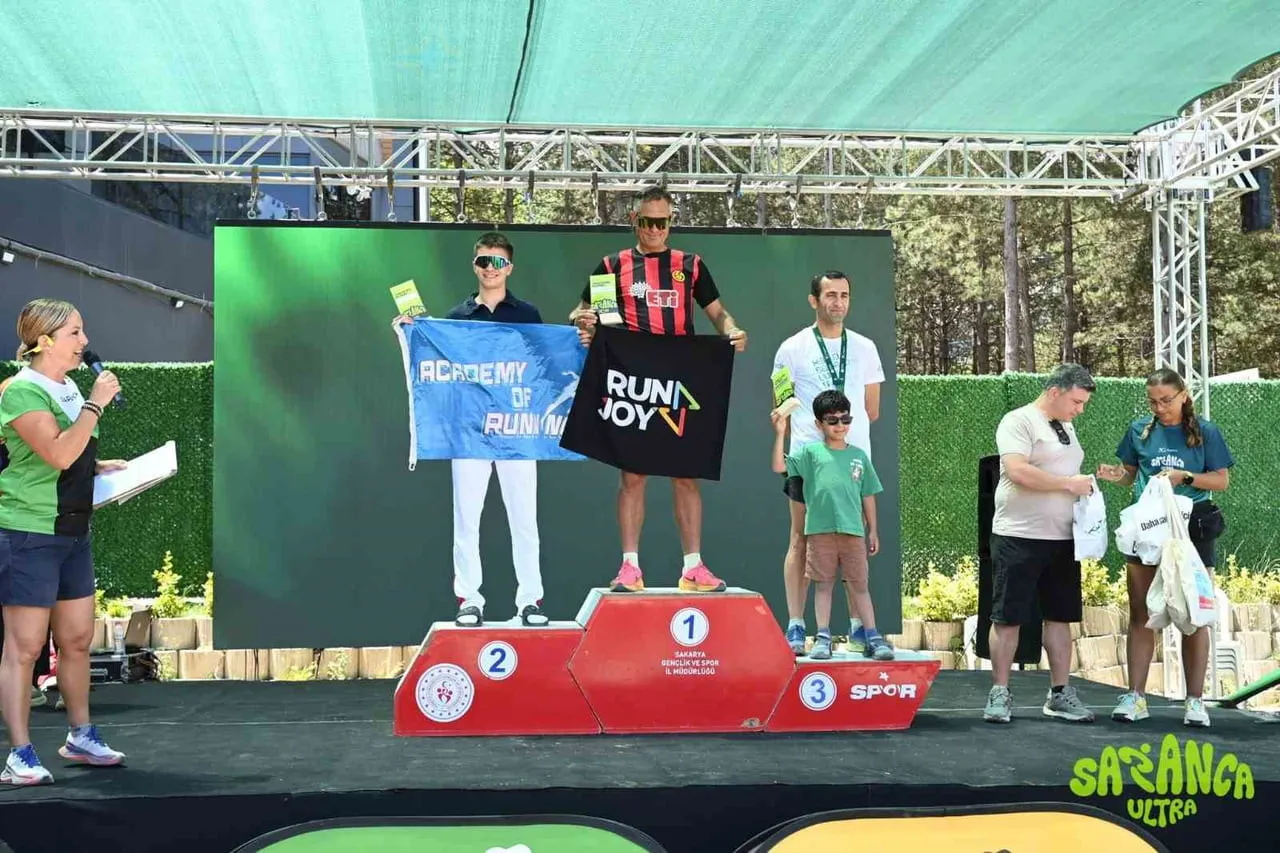ESKİŞEHİRLİ MİLLİ SPORCULAR CENK ALGIN VE BAHAR SEZER, SAPANCA ULTRA MARATONU'NDA ELDE ETTİKLERİ...