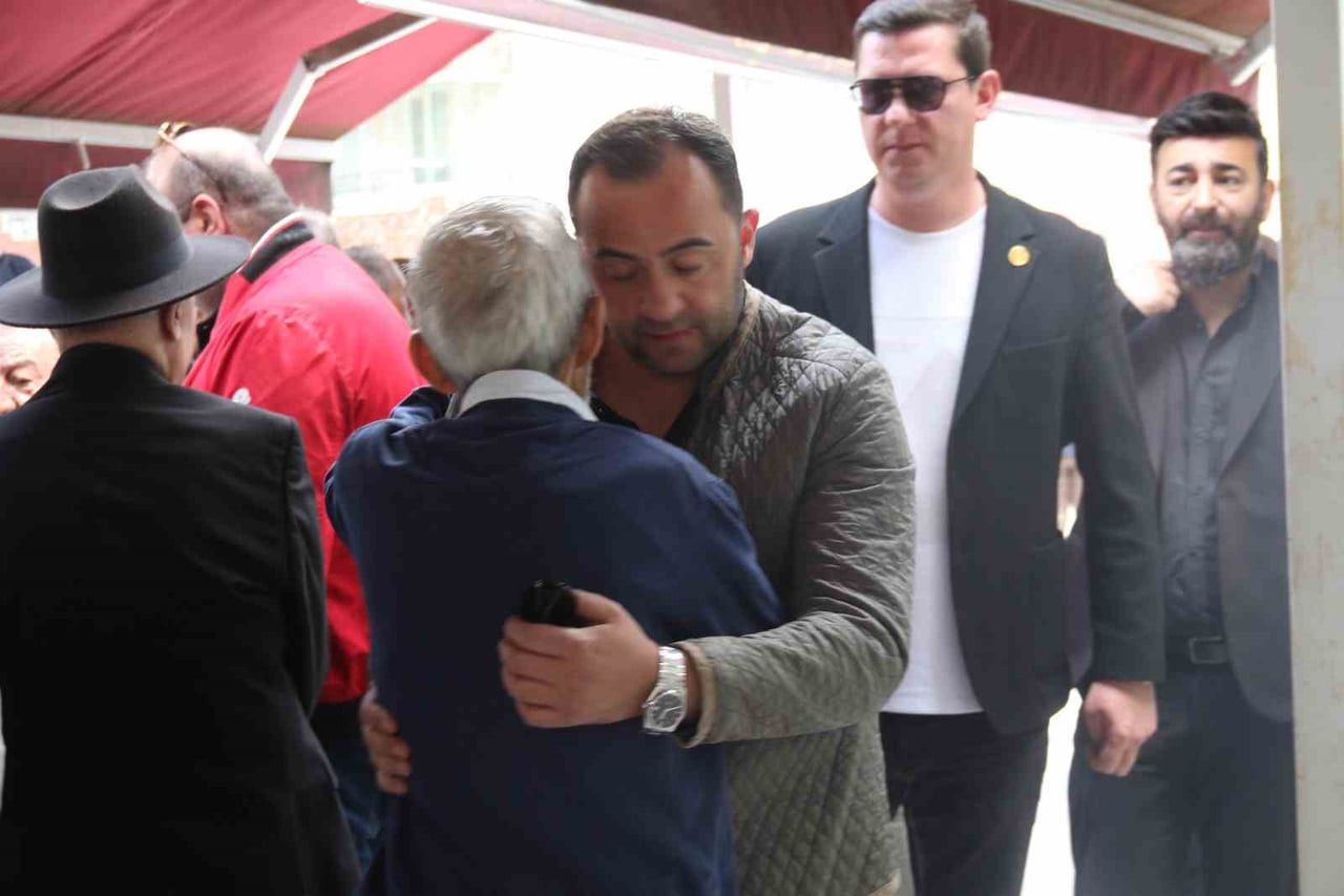ESKİŞEHİRSPOR’UN ŞANLI TARİHİNDE DERİN İZLER BIRAKAN, TÜRK FUTBOLUNUN UNUTULMAZ İSİMLERİNDEN ESKİ...