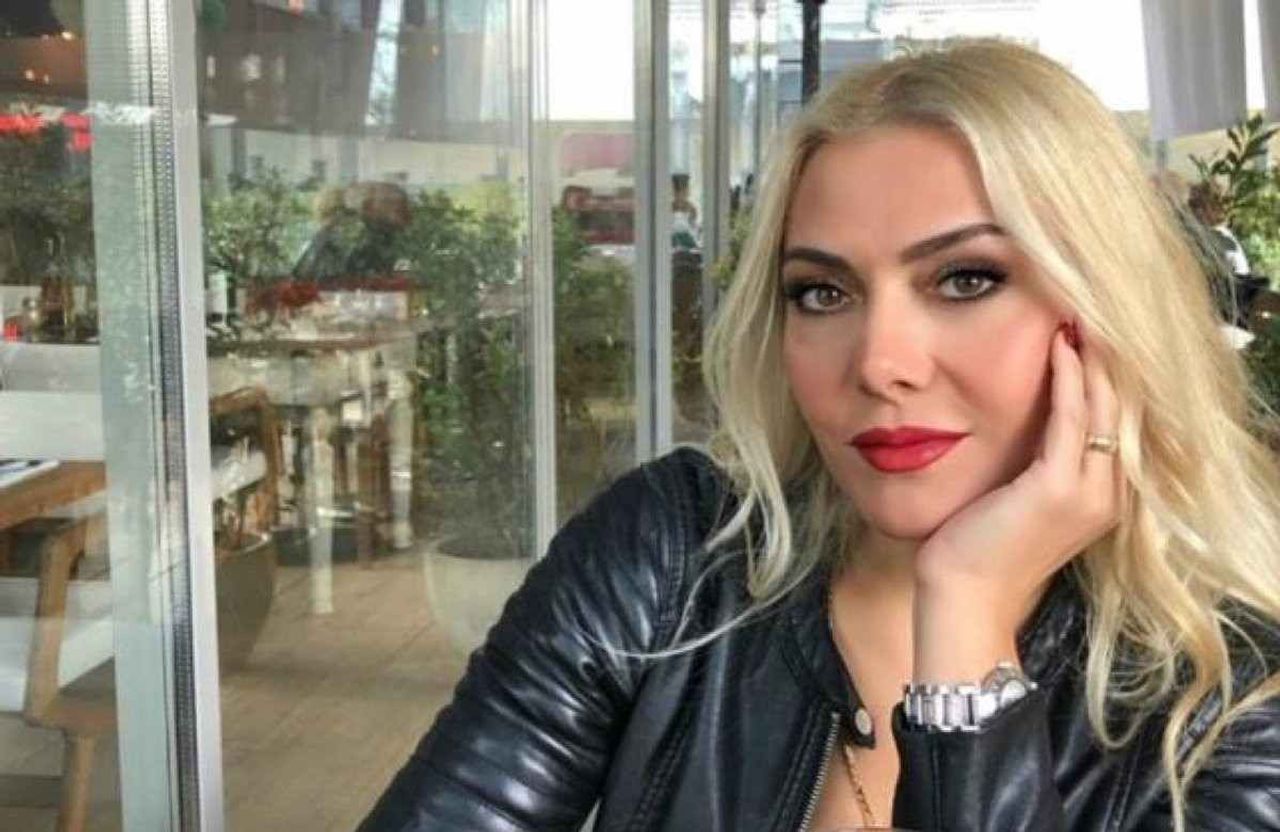 Esra Özmen kimdir