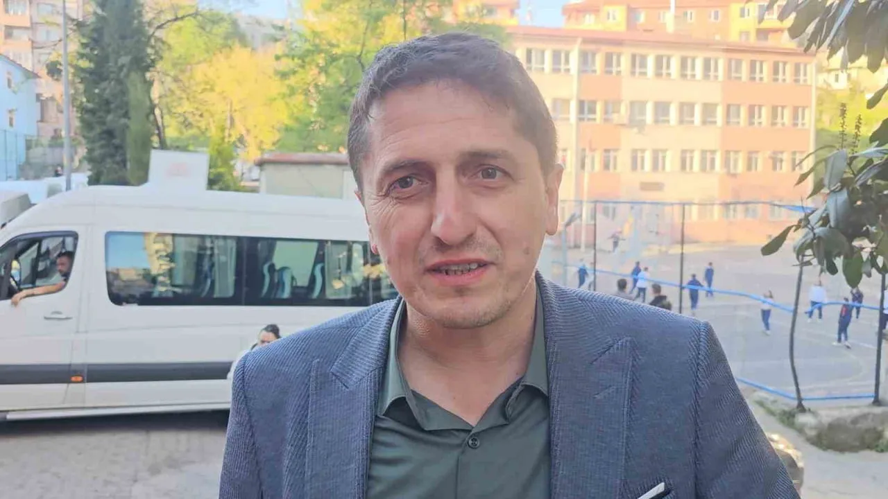 ETKİNLİĞİN KAPISINA KADAR GELİP İŞLERİ NEDENİYLE GERİ DÖNMEK ZORUNDA KALAN ÖĞRENCİ VELİSİ ÖZGÜR...