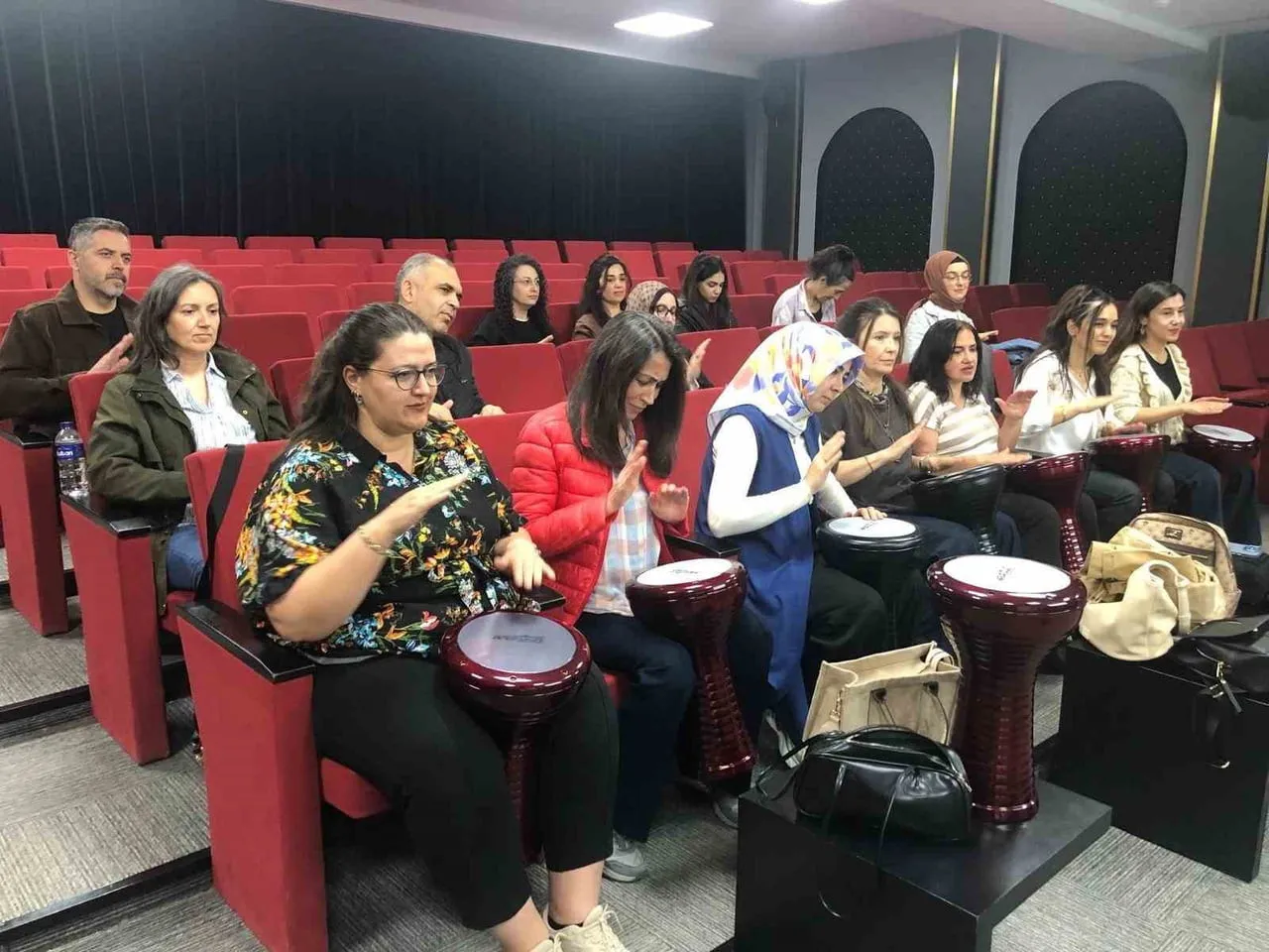 ETKİNLİK BOYUNCA RİTİM DUYGUSUNU GELİŞTİRMEYE YÖNELİK UYGULAMALI ÇALIŞMALAR...