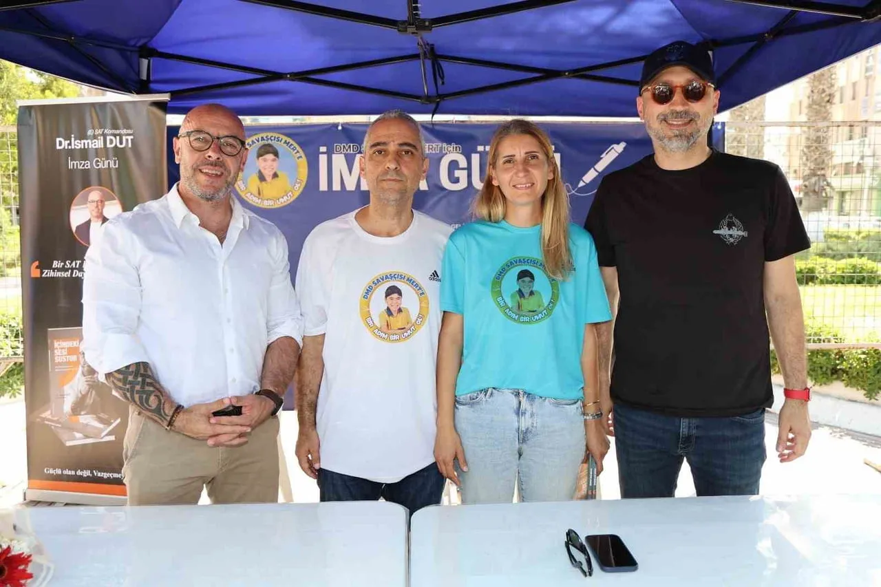 ETKİNLİKTE BAŞKAN ARIKAN (SAĞDA), "TÜRK CEZA HUKUKU'NDA İFTİRA SUÇU", DR. İSMAİL DUT İSE "İÇİNDEKİ...