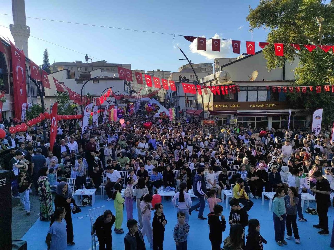 BATMAN'IN SASON İLÇESİNDE BU YIL DÖRDÜNCÜSÜ DÜZENLENEN BAL, CEVİZ VE ÇİLEK FESTİVALİ...