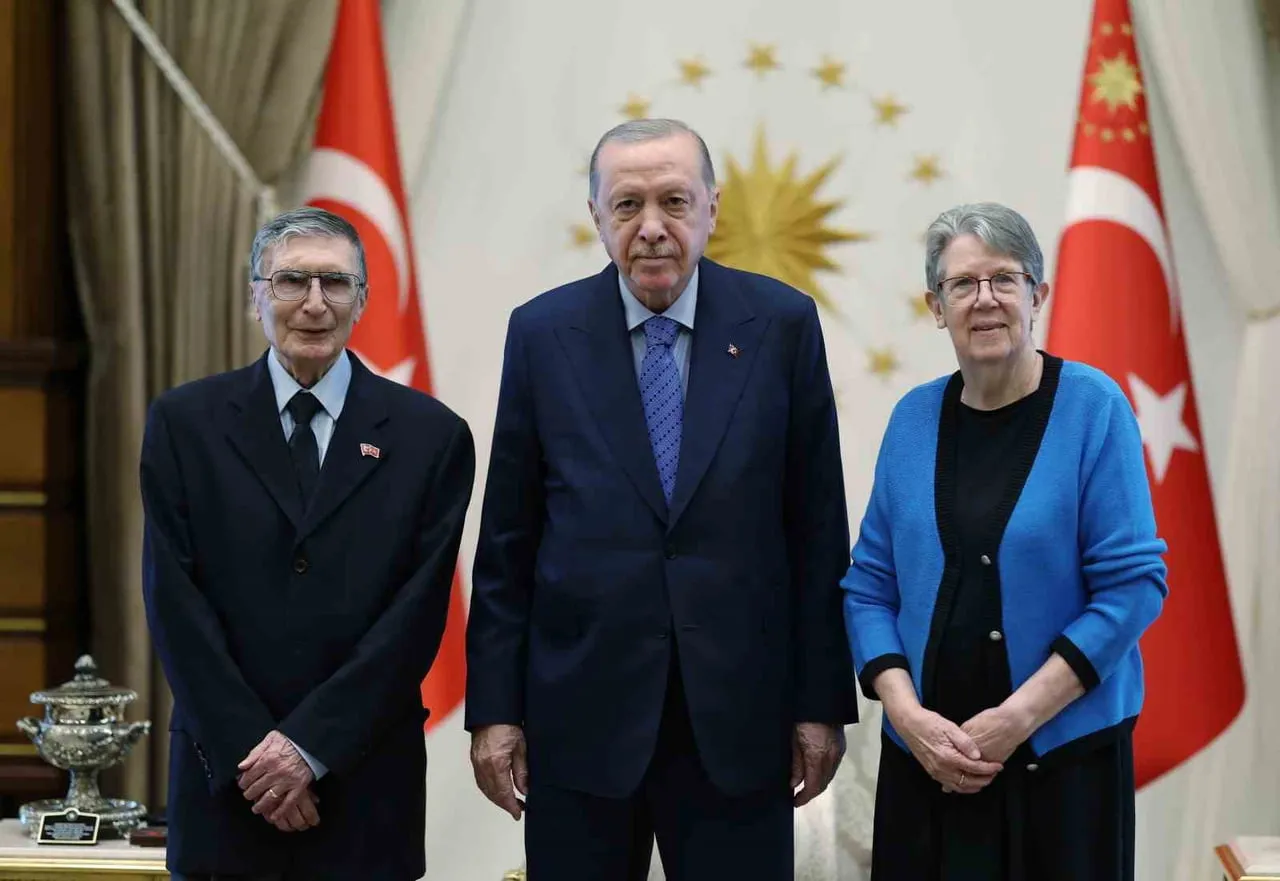 CUMHURBAŞKANI RECEP TAYYİP ERDOĞAN, NOBEL ÖDÜLLÜ BİLİM İNSANI AZİZ SANCAR VE EŞİ GWEN BOLES...