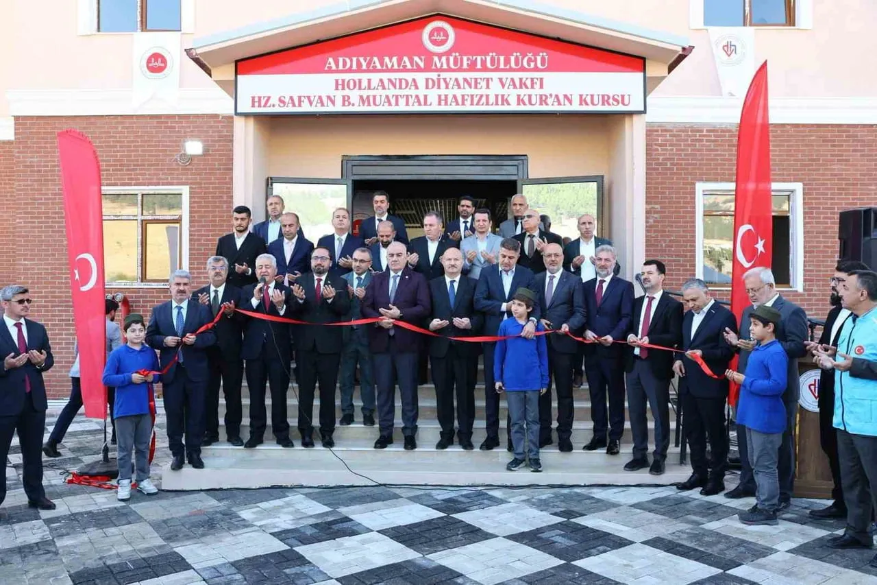 ADIYAMAN’DA YAPIMI TAMAMLANAN CAMİ VE HAFIZLIK KUR’AN KURSU, DÜZENLENEN TÖRENLE İBADETE VE EĞİTİME...