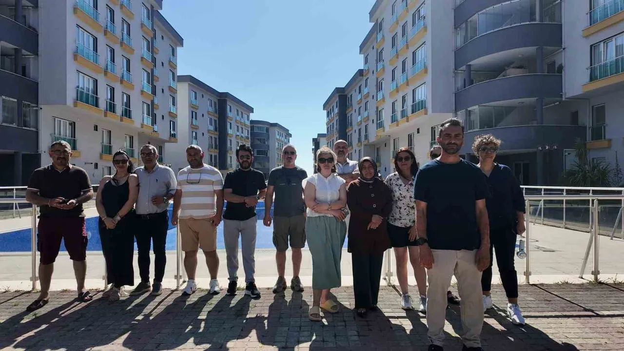 ELEKTRİK VE DOĞALGAZI KAÇAK BAĞLANAN VE ÇALIŞANLARININ MAAŞLARI İLE SGK PRİMLERİ ÖDENMEYEN SİTE...