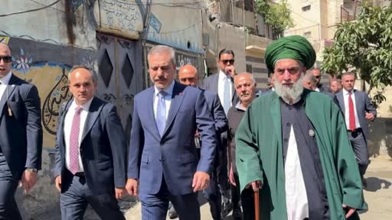 Dışişleri Bakanı Hakan Fidan, Suriye'deki Selahaddin Eyyubi Türbesi ve Türk Hava Şehitliği'ni...