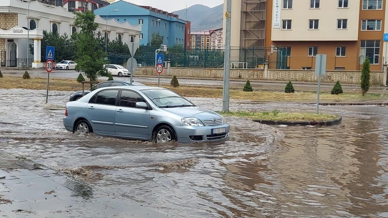 METEOROLOJİ 12. BÖLGE MÜDÜRLÜĞÜ, ERZURUM’UN KUZEY KESİMLERİ İLE ARDAHAN VE ÇEVRESİ İÇİN YER YER...