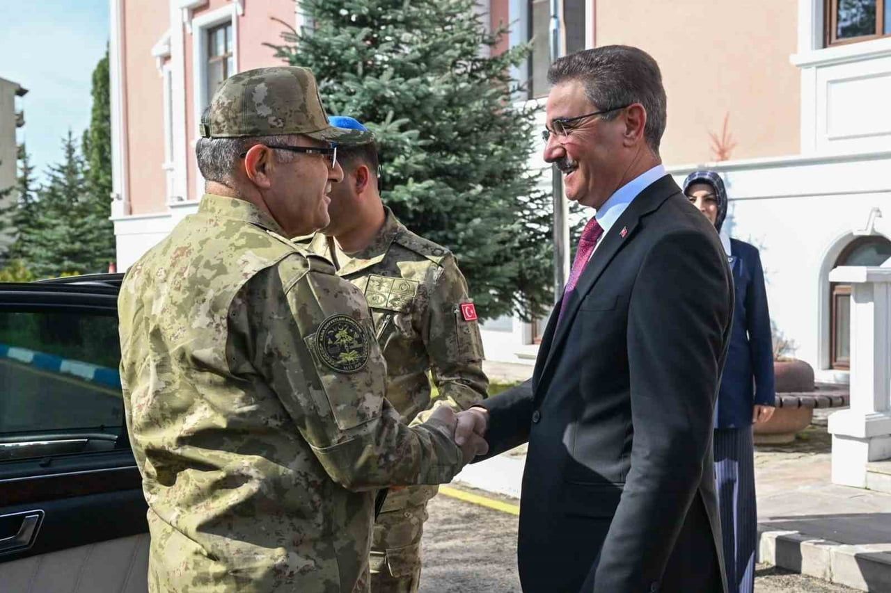 KARA KUVVETLERİ KOMUTANI ORGENERAL METİN TOKEL VE 3’ÜNCÜ ORDU KOMUTANI KORGENERAL BURHAN AKTAŞ...