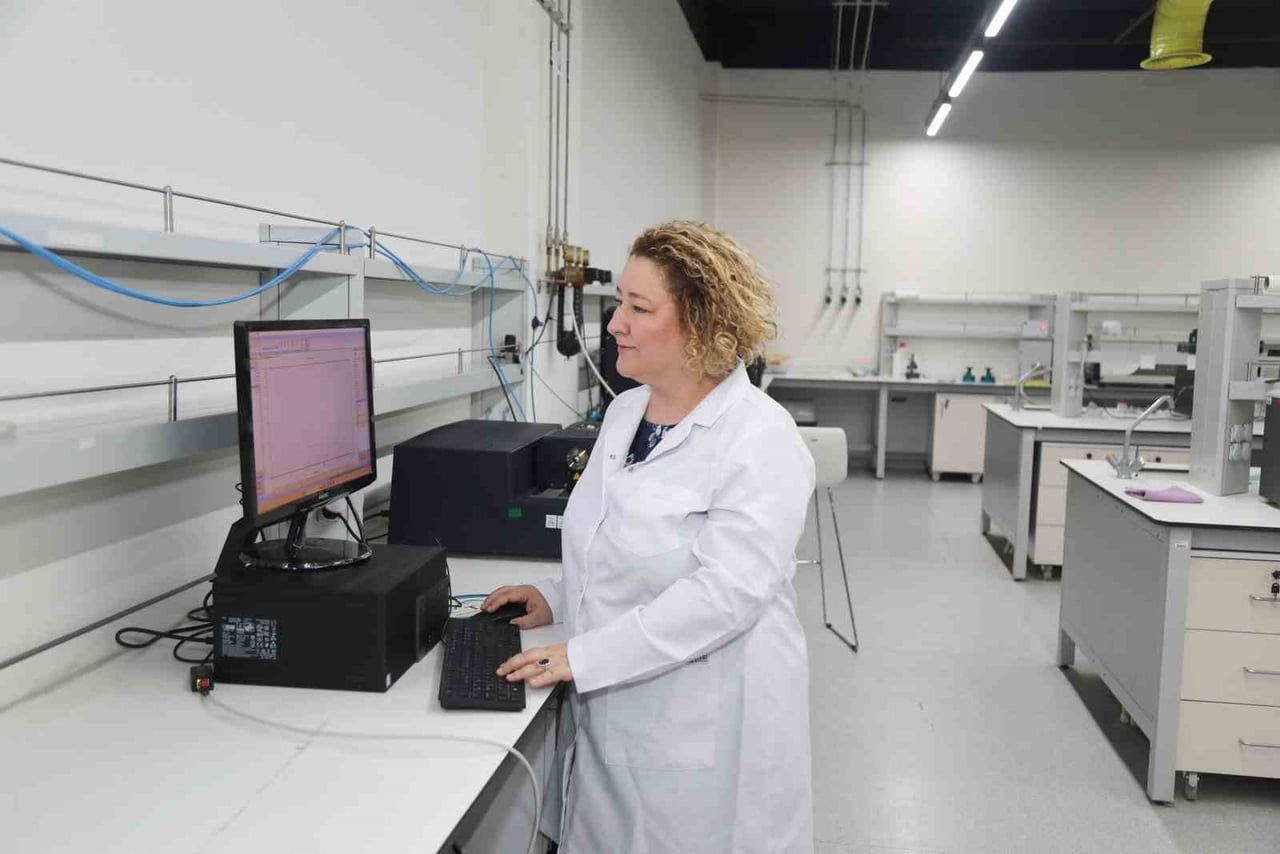 PROJE HAKKINDA BİLGİ VEREN PROF. DR. AYŞE BEDELOĞLU