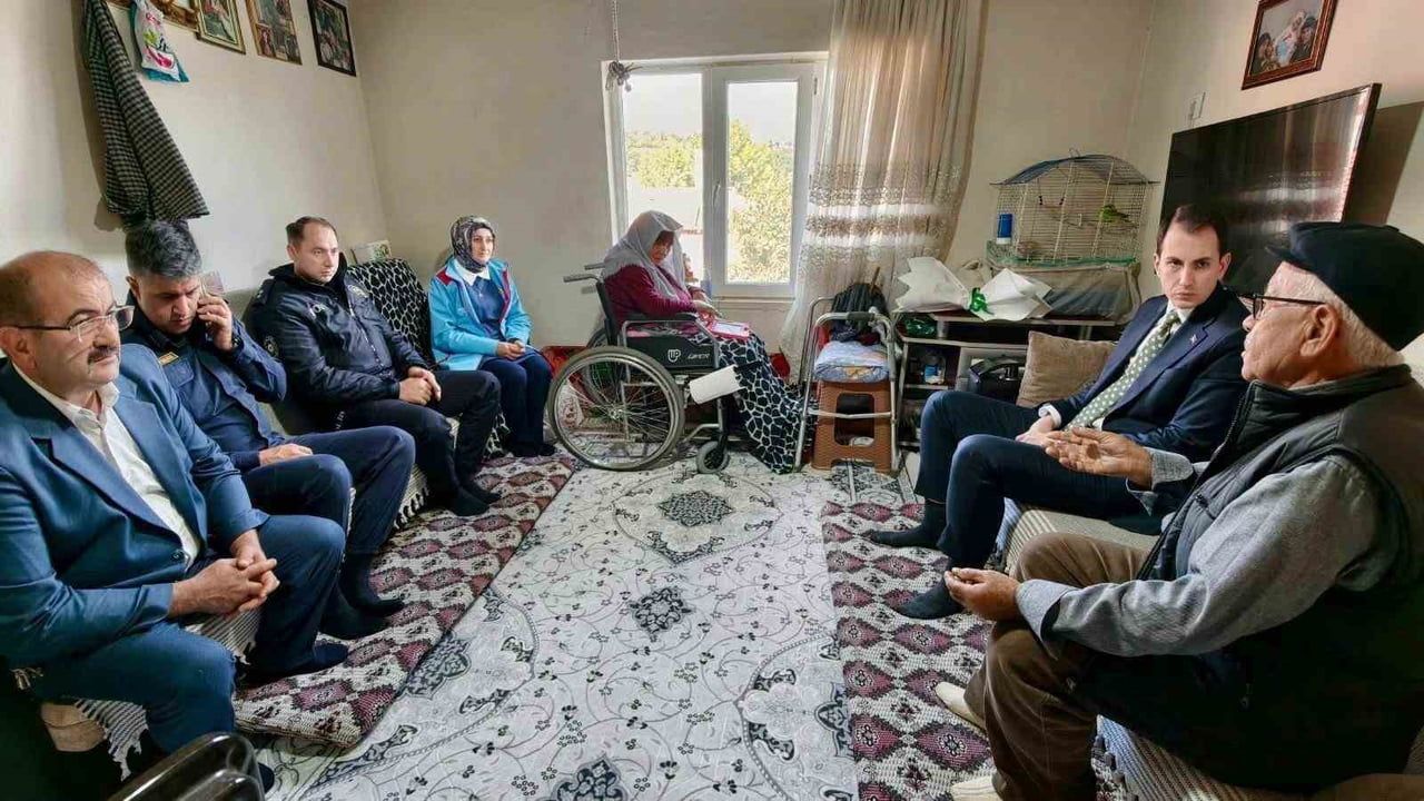 HİSARCIK KAYMAKAMI ATAM, YAŞLILARI EVLERİNDE ZİYARET ETTİ