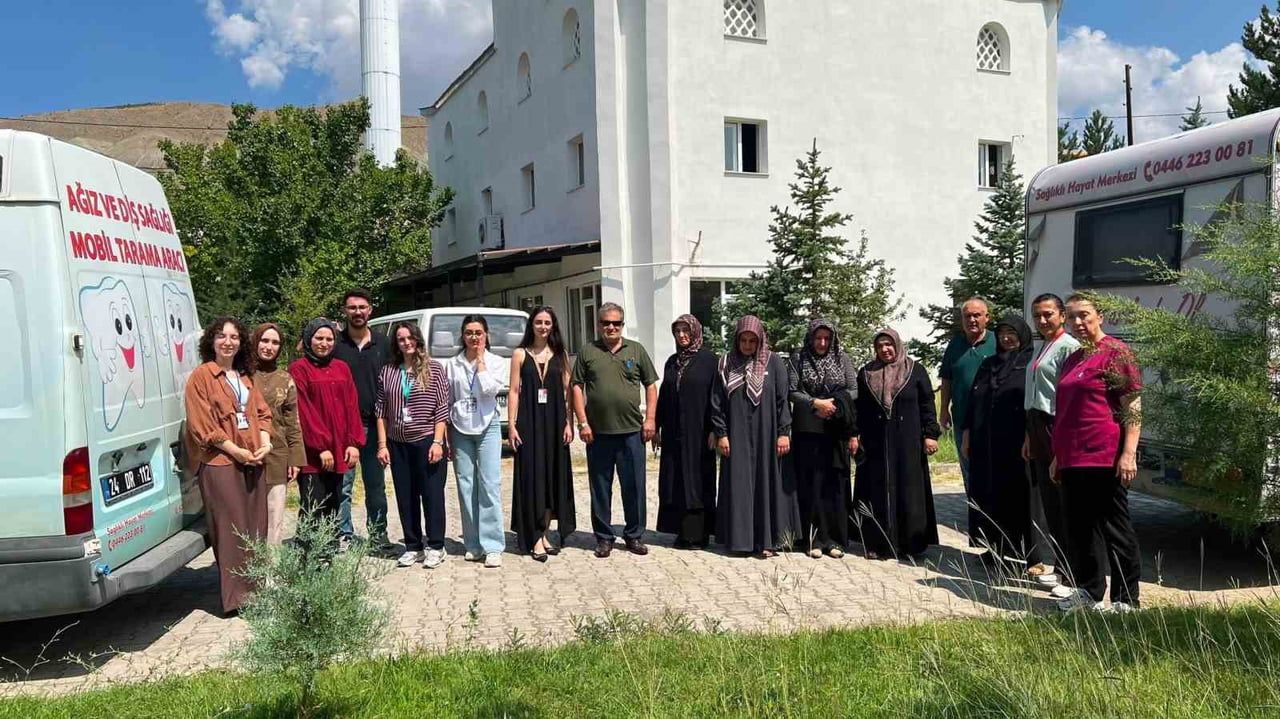 SAĞLIK EKİPLERİ YURTBAŞI MAHALLESİ’NDE VATANDAŞLARLA BULUŞTU