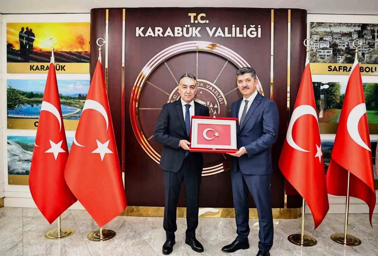 KARABÜK VALİSİ OKTAY ÇAĞATAY, KARABÜK TİCARET VE SANAYİ ODASI (KTSO) BAŞKANLIĞINA SEÇİLEN ÖMER...