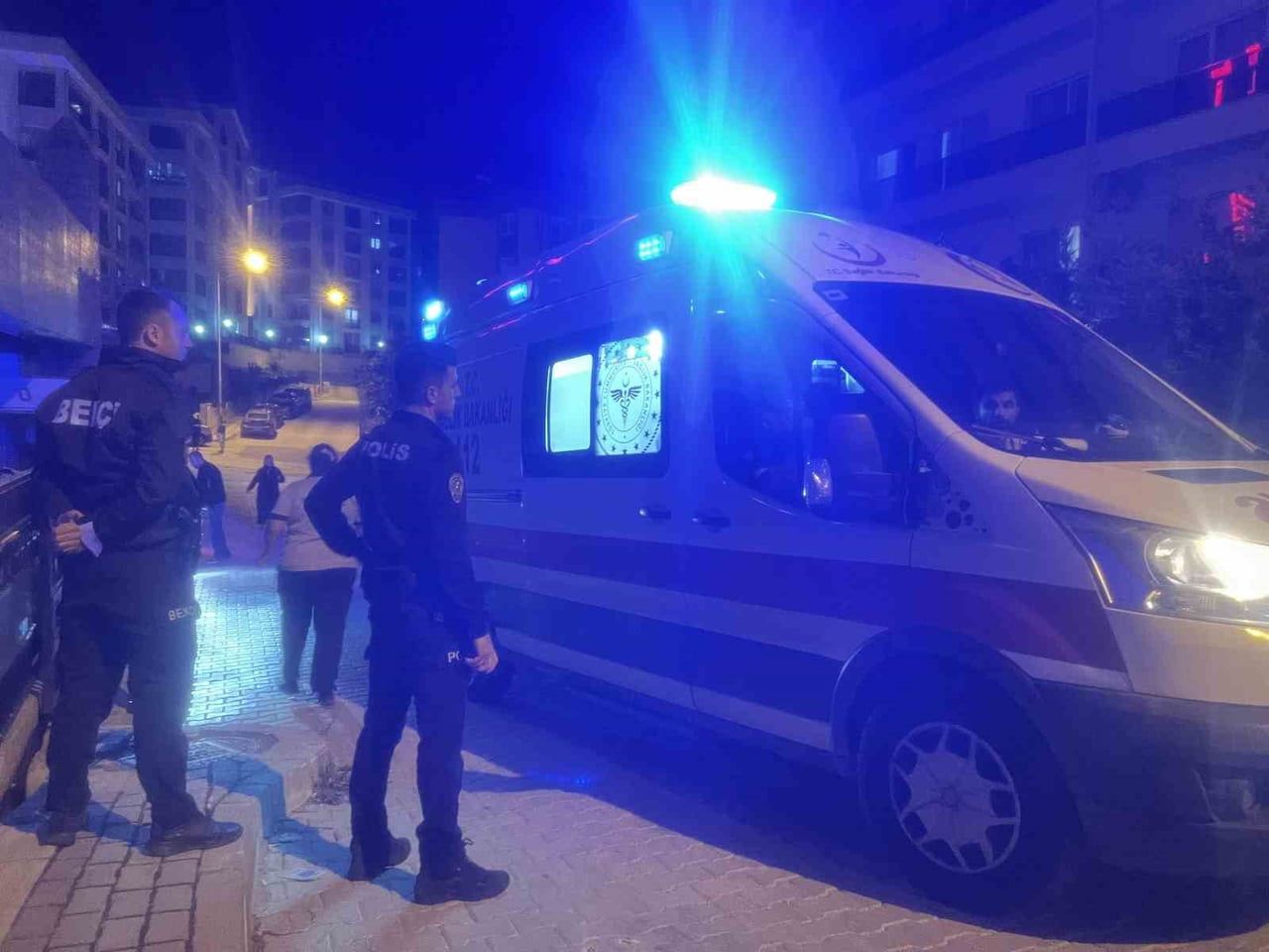 BURSA'DA BİR SİTENİN GÜVENLİK GÖREVLİSİ OLARAK ÇALIŞAN 46 YAŞINDAKİ ADAM, DEVRİYE SIRASINDA...