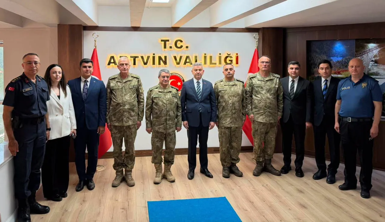 GENELKURMAY BAŞKANI ORGENERAL SELÇUK BAYRAKTAROĞLU, ARTVİN’DE VALİLİĞİ ZİYARET ETTİ.