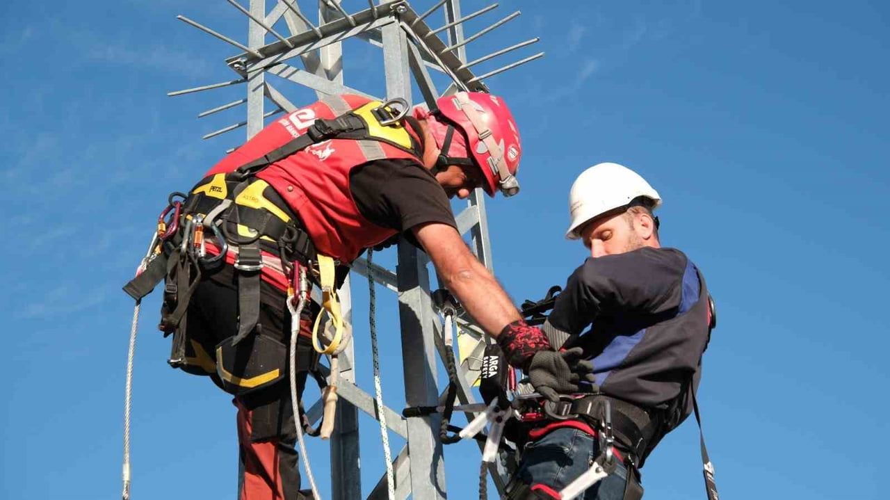 VANGÖLÜ ELEKTRİK DAĞITIM A.Ş. (VEDAŞ), ÇALIŞANLARININ İŞ GÜVENLİĞİ KONUSUNDAKİ FARKINDALIĞINI VE...