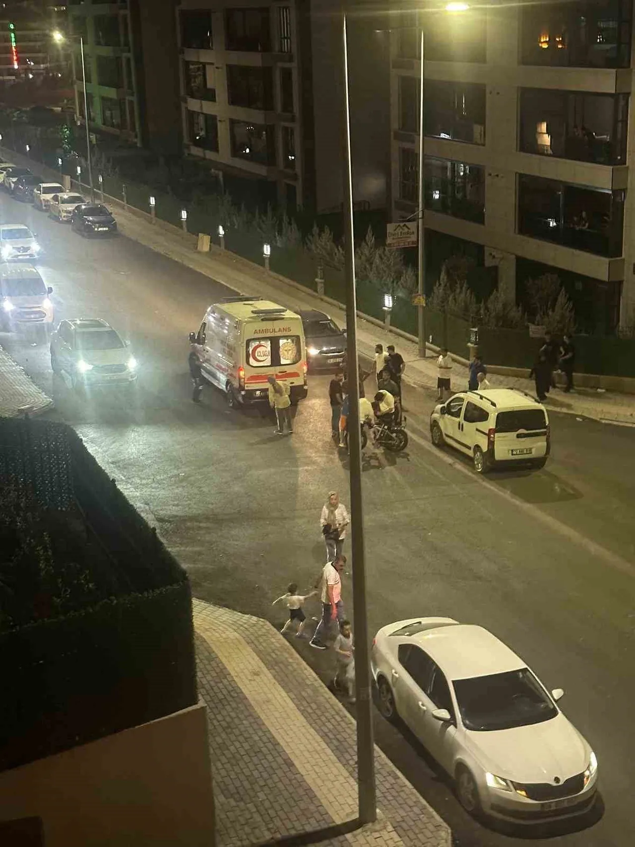 BATMAN’DA HAFİF TİCARİ ARAÇ İLE BİSİKLETİN ÇARPIŞMASI SONUCU BİSİKLET SÜRÜCÜSÜ...