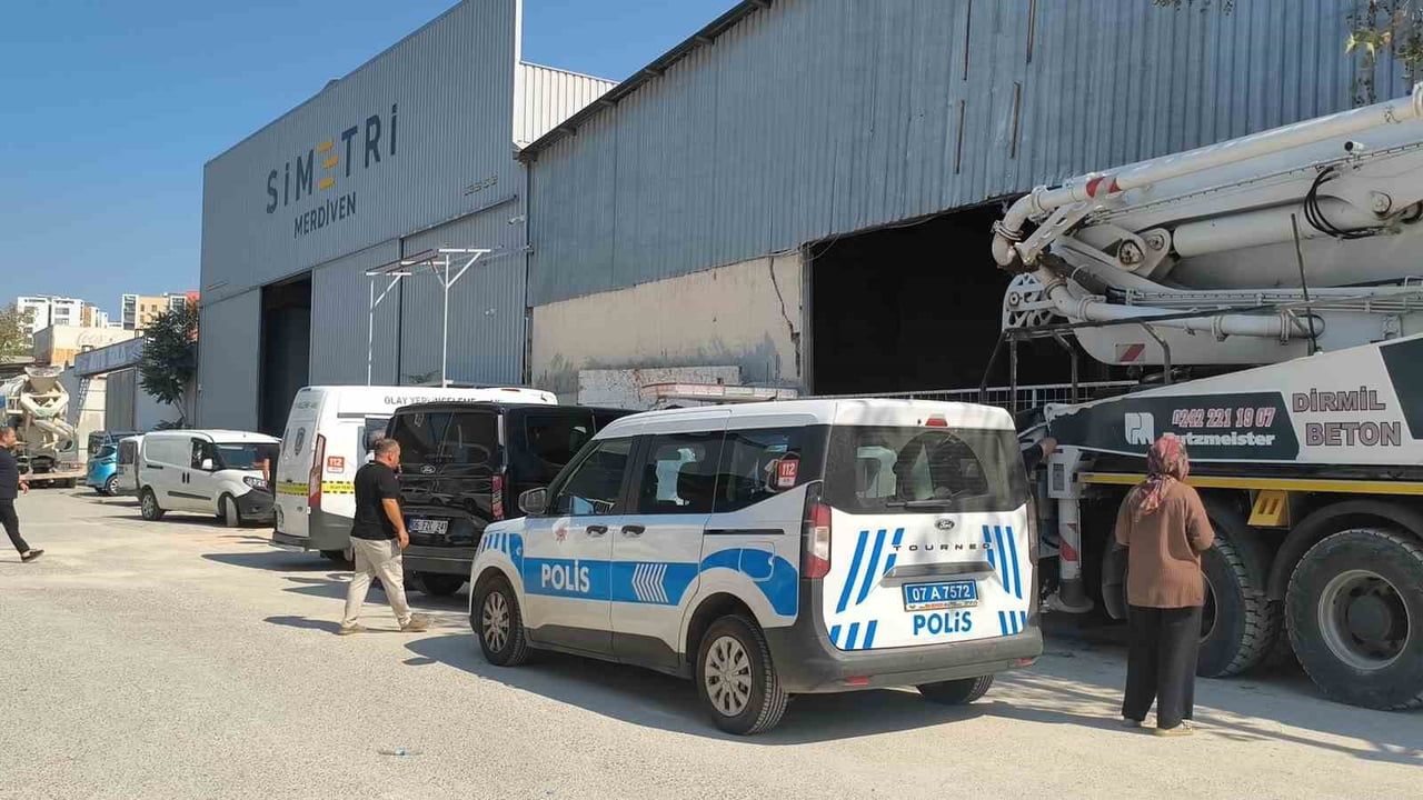ANTALYA’DA KİREÇ FABRİKASINDA ÇALIŞAN 30 YAŞINDAKİ GENÇ AİLESİNE KAMYONU YIKADIKTAN SONRA...
