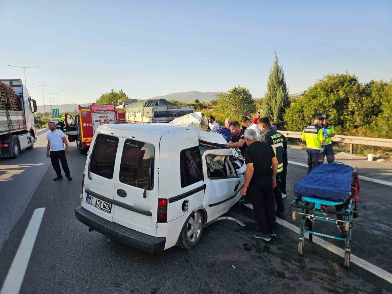 MERSİN’DE OTOMOBİLİN ÇEKİCİYE ARKADAN ÇARPMASI SONUCU MEYDANA GELEN TRAFİK KAZASINDA 2 KİŞİ...