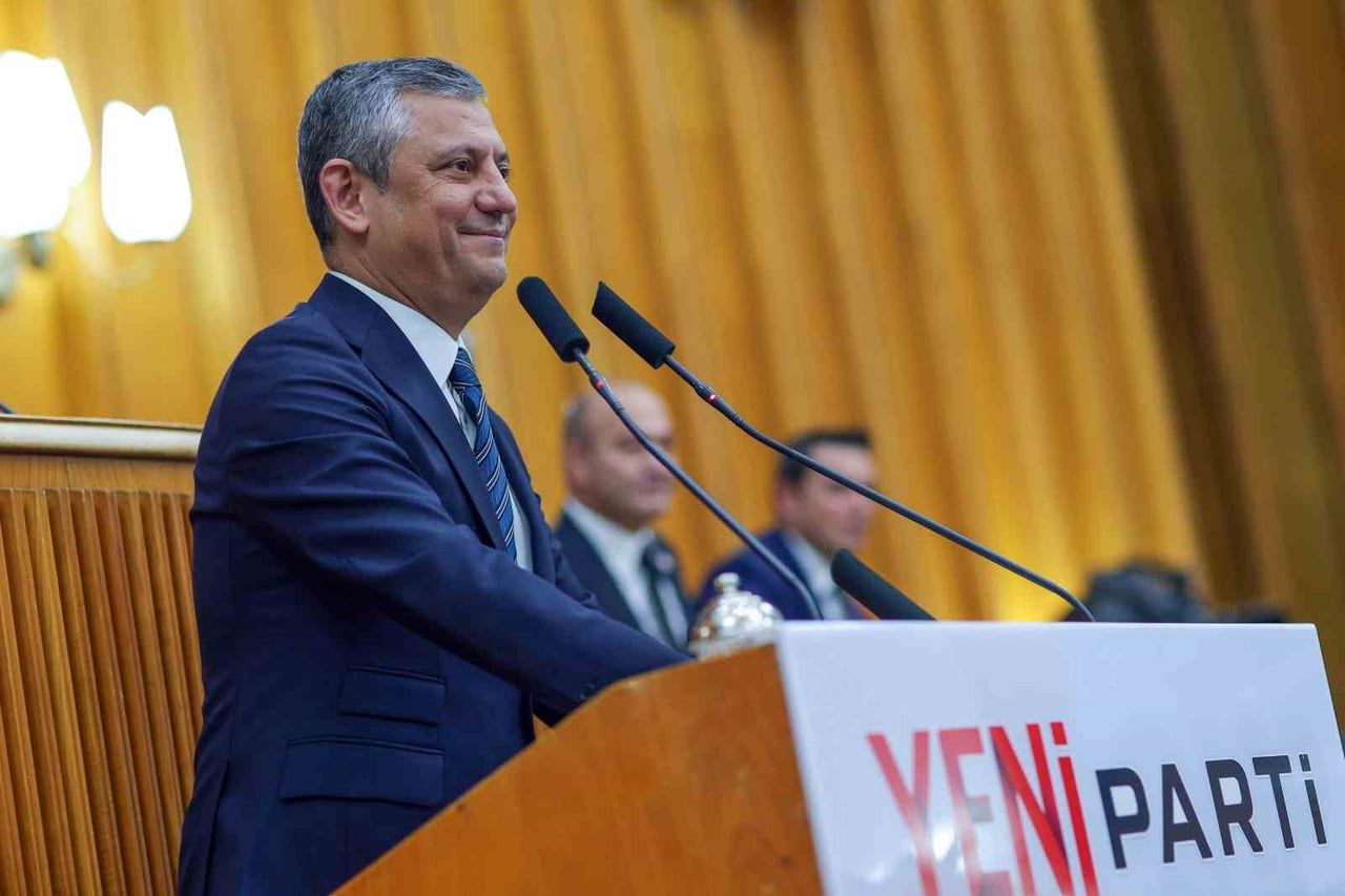 YENİ PARTİ GENEL BAŞKANI ÖZGÜR ÖZEL, "BUGÜN İTİBARİYLE YENİ PARTİ'NİN ÜYE SAYISI BU SABAH 753 BİNE...