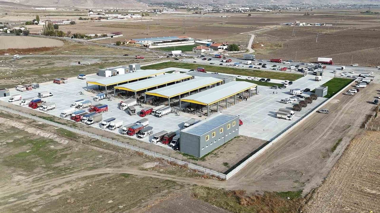 KAYSERİ TİCARET BORSASI (KTB) YÖNETİM KURULU BAŞKANI RECEP BAĞLAMIŞ, ŞAP HASTALIĞI NEDENİYLE...
