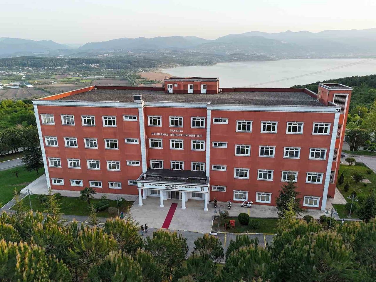 SAKARYA UYGULAMALI BİLİMLER ÜNİVERSİTESİ (SUBÜ), BÜNYESİNDEKİ FAKÜLTE VE MESLEK YÜKSEKOKULLARINDA...