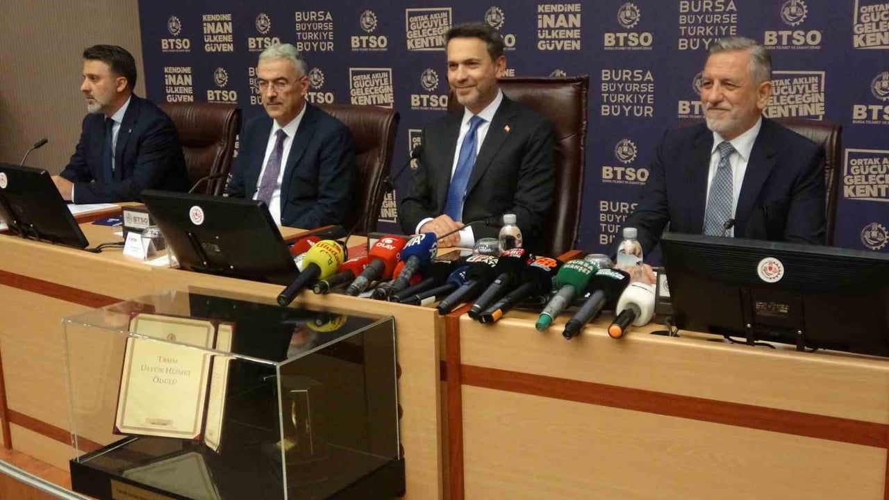 ENERJİ VE TABİİ KAYNAKLAR BAKANI ALPARSLAN BAYRAKTAR, BTSO MECLİS TOPLANTISI'NA KATILDI