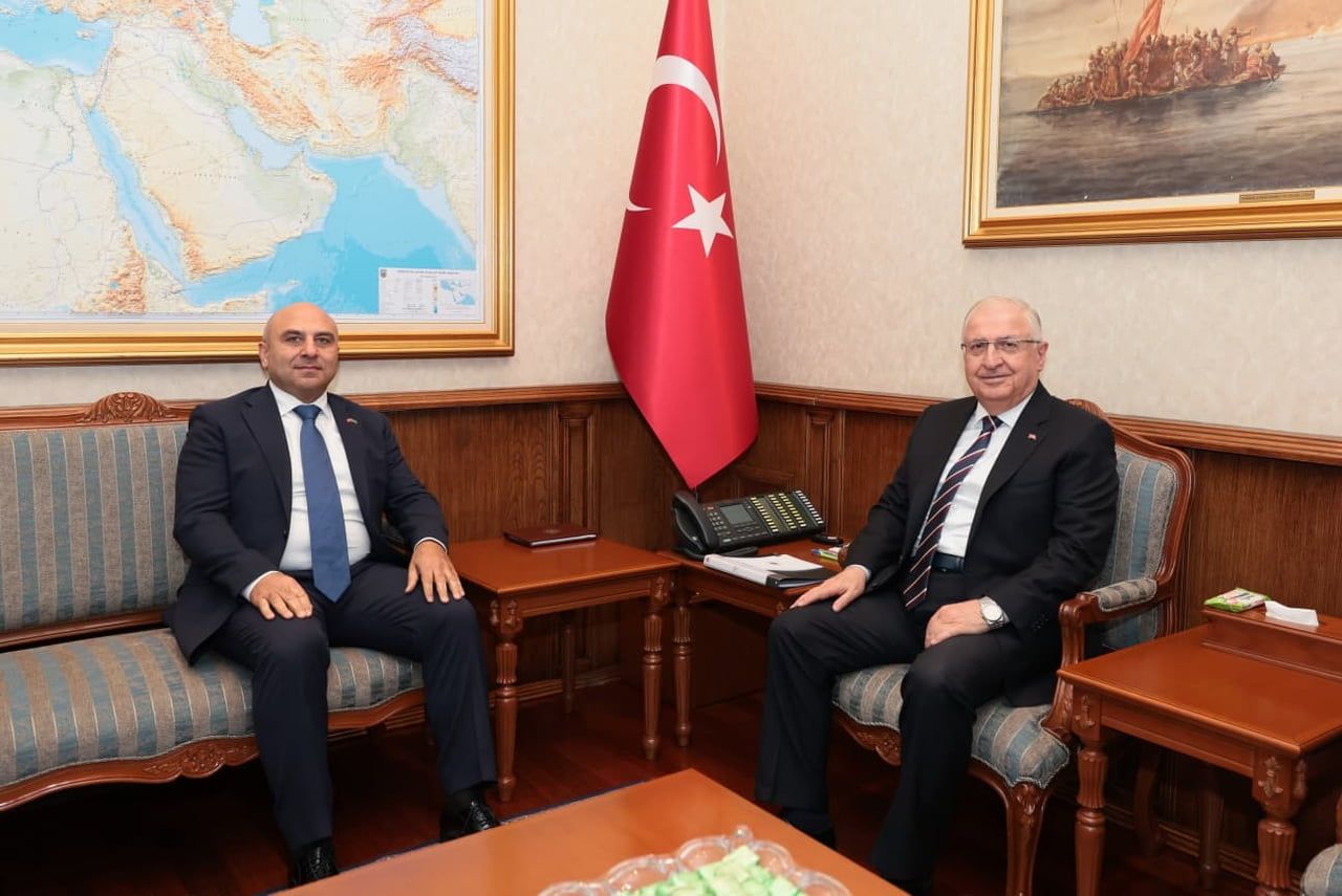 MİLLİ SAVUNMA BAKANI YAŞAR GÜLER, AZERBAYCAN’IN ANKARA BÜYÜKELÇİSİ REŞAD ASLANOV İLE BİR ARAYA...