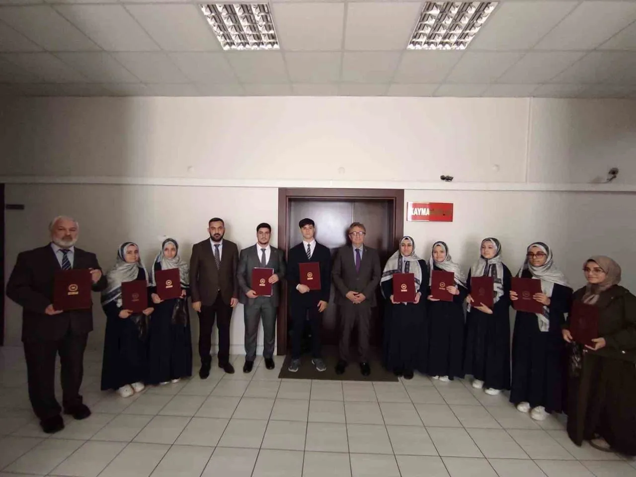 BİLECİK’TE 10 ÖĞRENCİ HAFIZLIK EĞİTİMİNİ TAMAMLADI