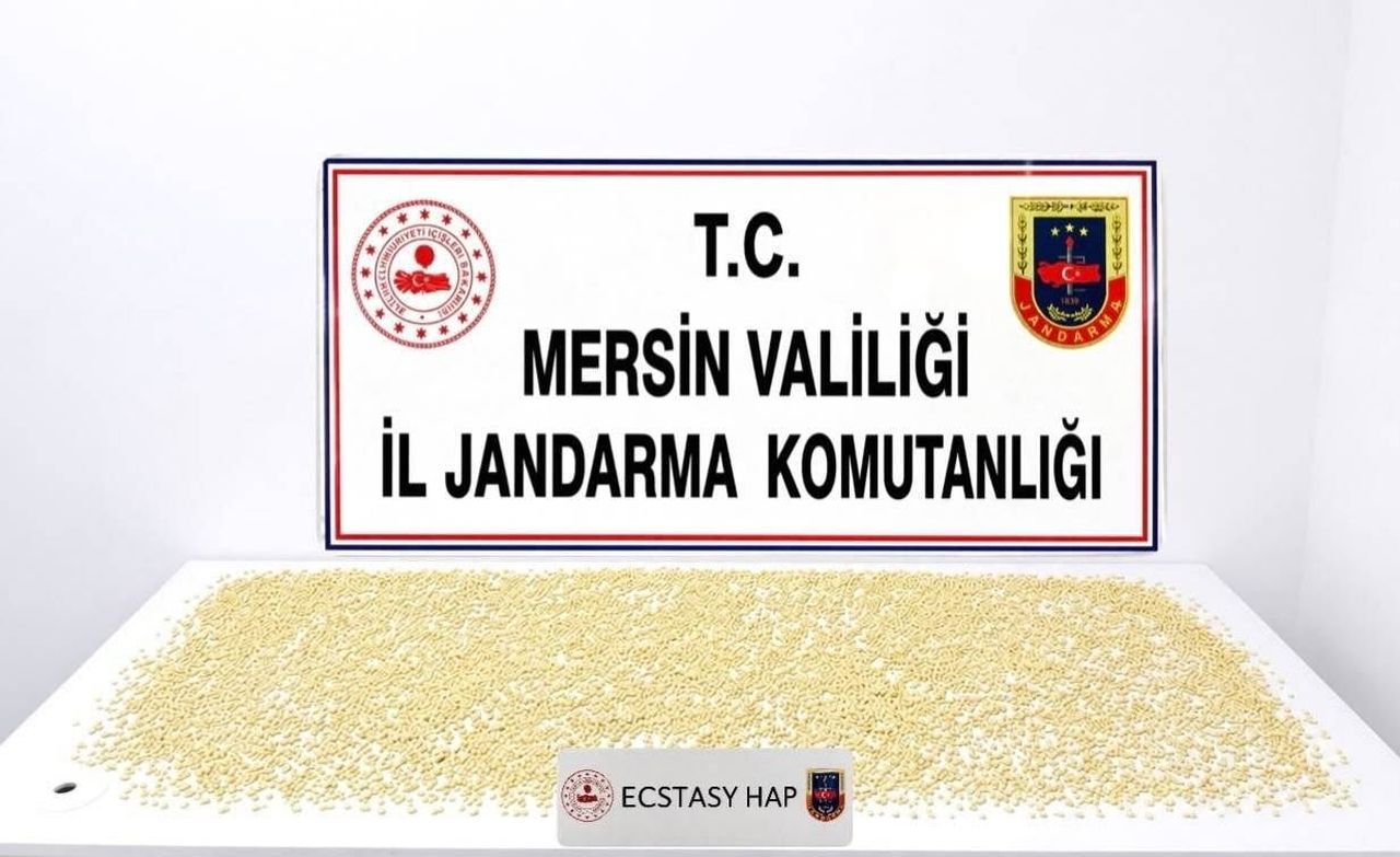 MERSİN’İN YENİŞEHİR İLÇESİNDE JANDARMA EKİPLERİNCE DÜZENLENEN UYUŞTURUCU OPERASYONUNDA 3 BİN 760...