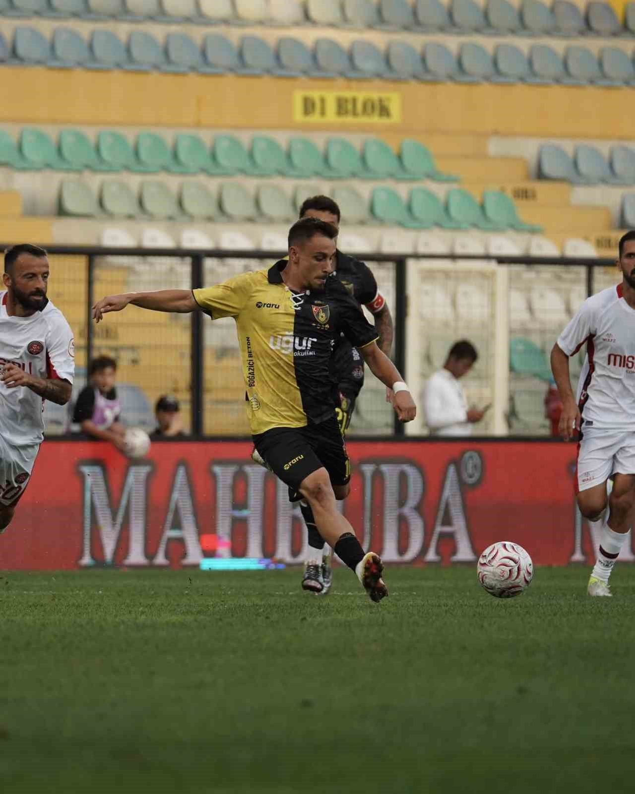 TRENDYOL 1. LİG'İN. 4. HAFTASINDA İSTANBULSPOR, SAHASINDA KARŞILAŞTIĞI FATİH KARAGÜMRÜK İLE 1-1...