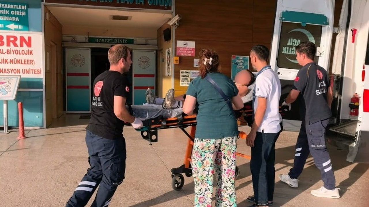 YARALI ÇOCUK, AMBULANSLA İNEGÖL DEVLET HASTANESİ'NE KALDIRILDI