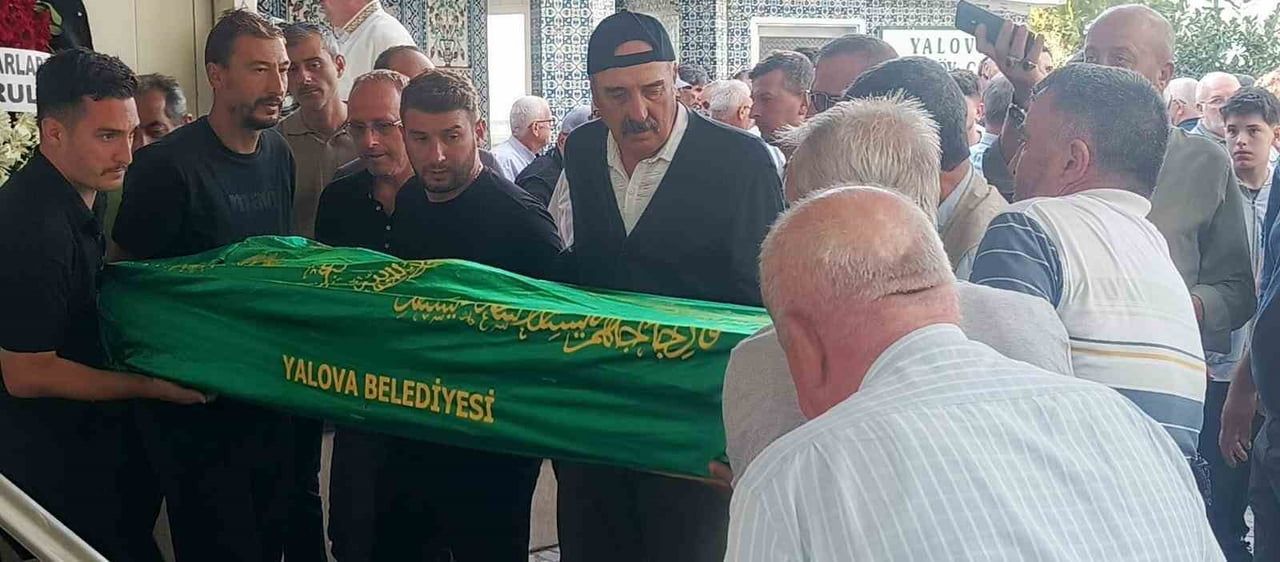 İZNİK GÖLÜ’NDE CANSIZ BEDENİNE ULAŞILAN, YALOVA’DA GÖREV YAPAN 43 YAŞINDAKİ MATEMATİK ÖĞRETMENİ...