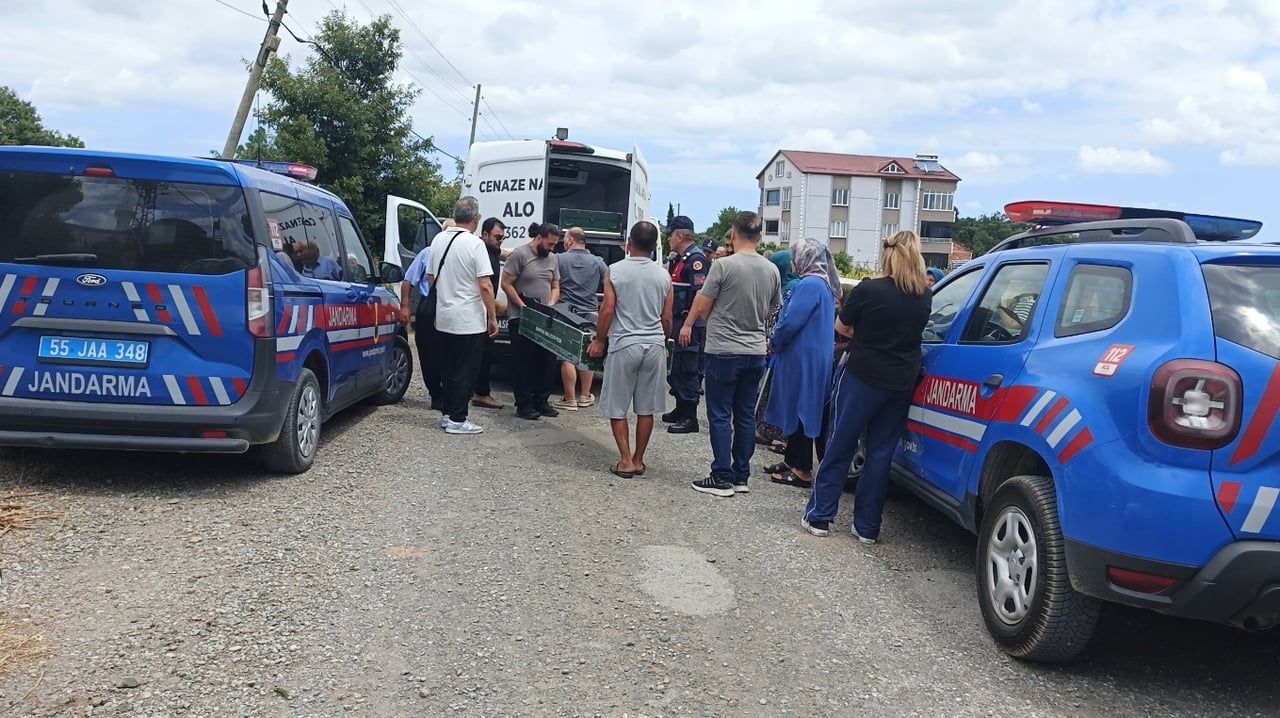 YAŞLI KADININ CENAZESİ, KESİN ÖLÜM NEDENİNİN BELİRLENMESİ AMACIYLA BAFRA DEVLET HASTANESİ MORGUNA...