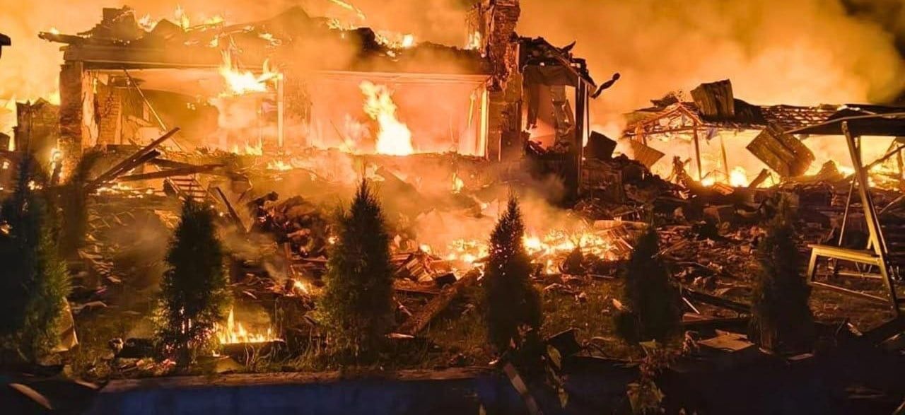 RUSYA ORDUSUNUN UKRAYNA'NIN KİEV BÖLGESİNE DÜZENLEDİĞİ HAVA SALDIRILARINDA ARALARINDA 1 ÇOCUĞUN DA...