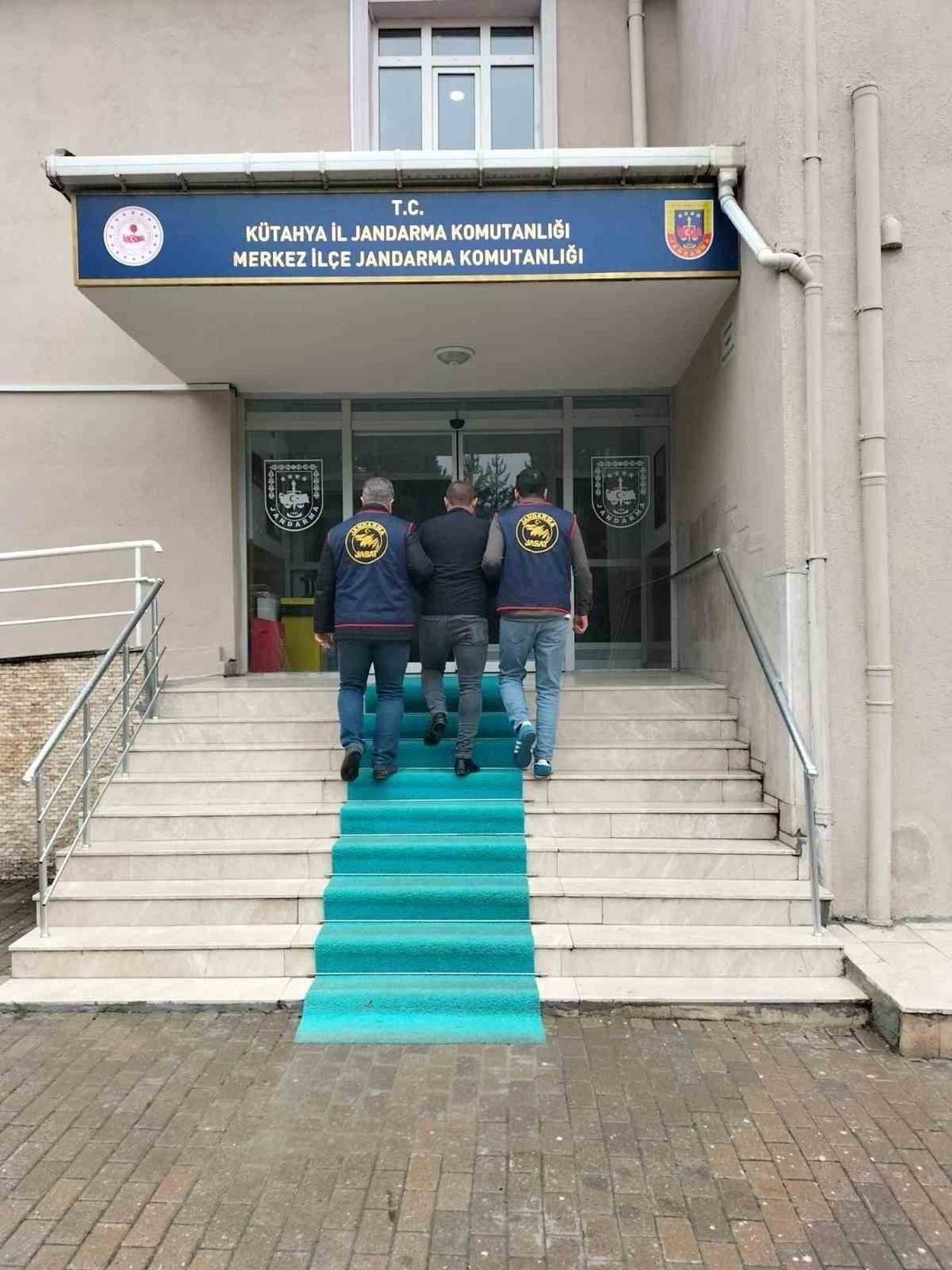 KÜTAHYA’DA JANDARMA EKİPLERİNCE EYLÜL AYINDA GERÇEKLEŞTİRİLEN ÇALIŞMALARDA, ÇEŞİTLİ SUÇLARDAN...