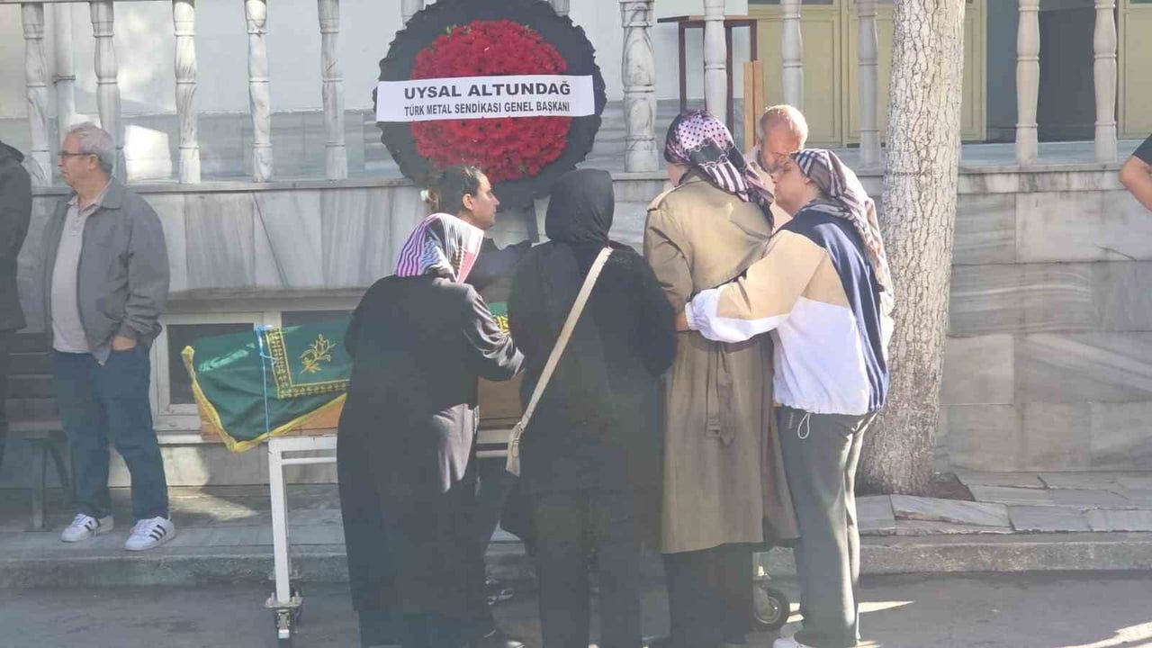 BURSA’NIN ORHANGAZİ İLÇESİNDE ÇALIŞTIĞI FABRİKADA 12 METRE YÜKSEKLİKTEKİ ÇATIDAN DÜŞEREK...