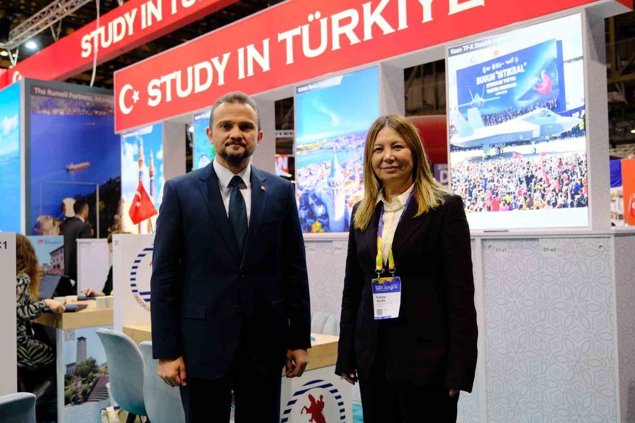 TÜRKİYE ULUSAL AJANSI BAŞKANI İLKER ASTARCI VE REKTÖR PROF. DR. FATMA AYDIN