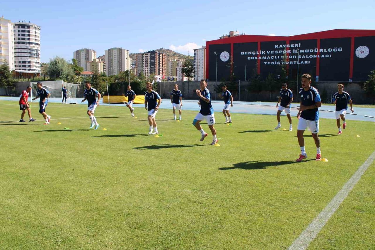 TÜRKİYE 3. LİG 3. GRUP’TA MÜCADELE EDEN KAYSERİ EKİBİ ERCİYES 38 FK’DA OYUNCULARA İKİ GÜN İZİN...