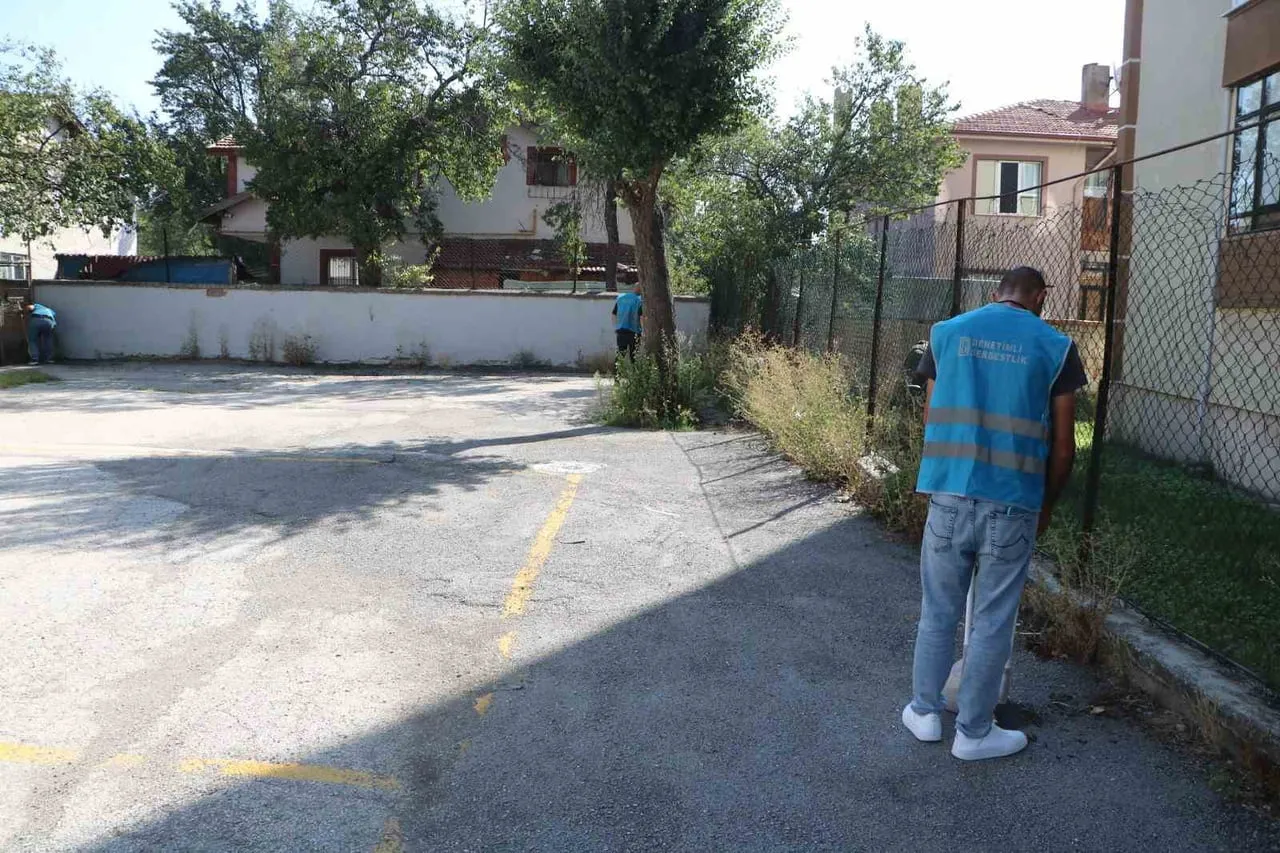 BOLU'DA KAMUYA YARARLI BİR İŞTE ÇALIŞMA ZORUNLULUĞU BULUNAN DENETİMLİ SERBESTLİK YÜKÜMLÜLERİ...