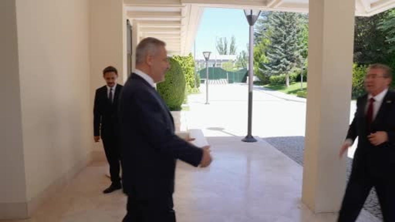 Bakan Fidan, KKTC Başbakanı Ünal Üstel ile görüştü