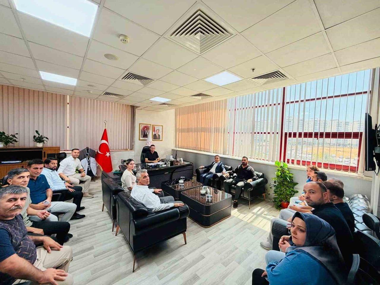 HAK-İŞ KONFEDERASYONU DİYARBAKIR İL BAŞKANI VE ÖZ SAĞLIK-İŞ SENDİKASI DİYARBAKIR ŞUBE BAŞKANI...