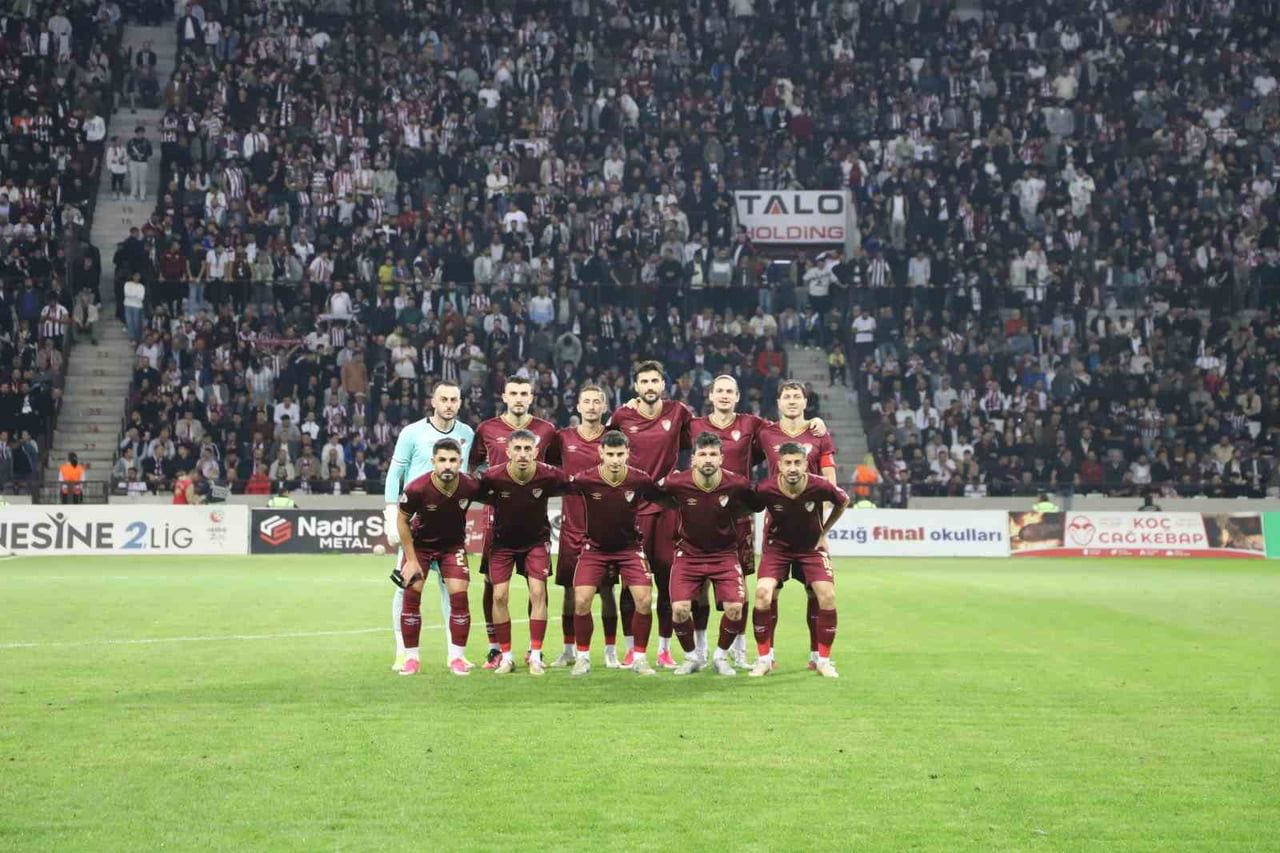 ELAZIĞSPOR, ARNAVUTKÖY BELEDİYESPOR KARŞISINDA