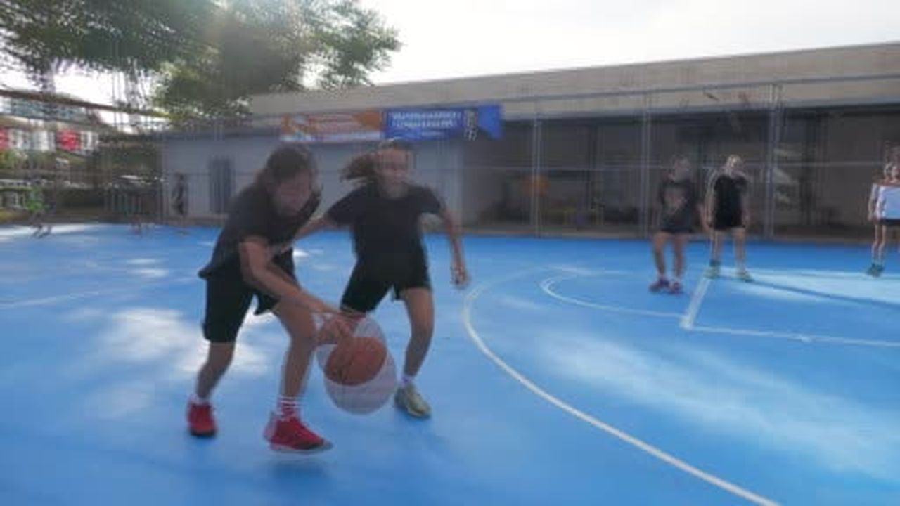 Manisa Büyükşehir Belediyesi, Avrupa Hareketlilik Haftası kapsamında düzenlediği 3x3 Sokak...
