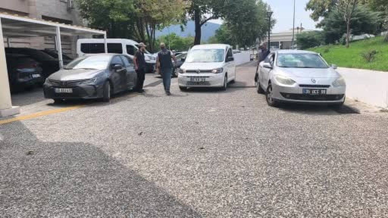 Darbeci FETÖ'cü Burkay Karatepe'nin ablası adliyeye sevk edildi