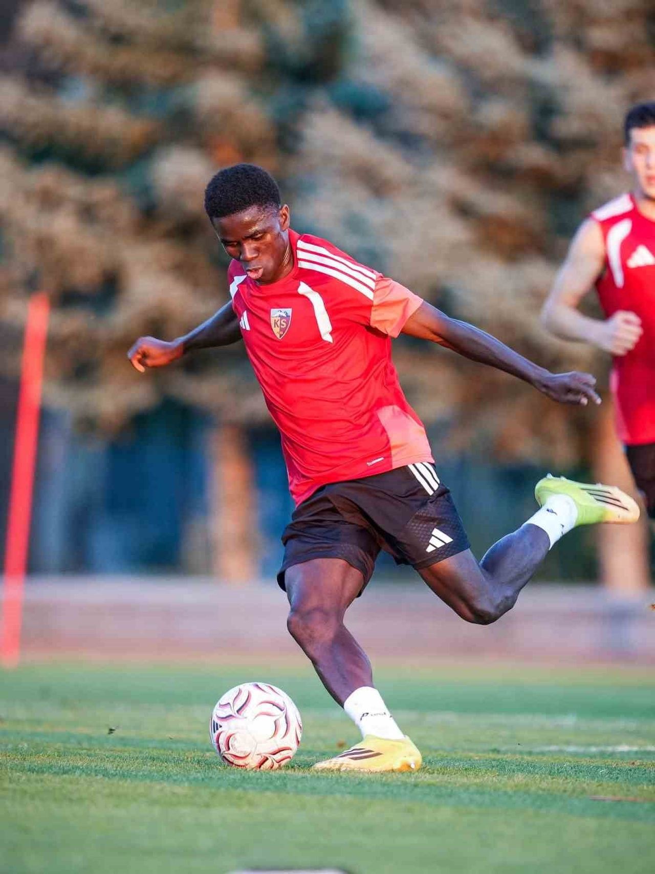 KAYSERİSPOR'UN FUTBOLCUSU MAMADİ CABA CAMARA, 2027 AFRİKA ULUSLAR KUPASI ELEMELERİ KAPSAMINDA...