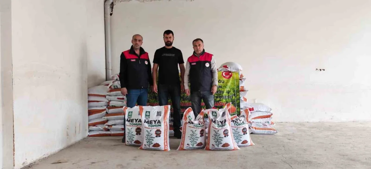 ELAZIĞ’IN PALU İLÇESİNDE ÜRETİCİLERE YÜZDE 70 HİBELİ 10 TON KIRMIZI MERCİMEK TOHUMU DAĞITIMI...